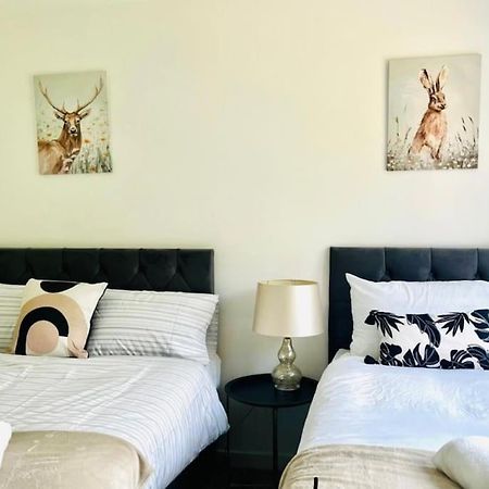Ashford Retreat - Luxury Home With Double Parking Ngoại thất bức ảnh