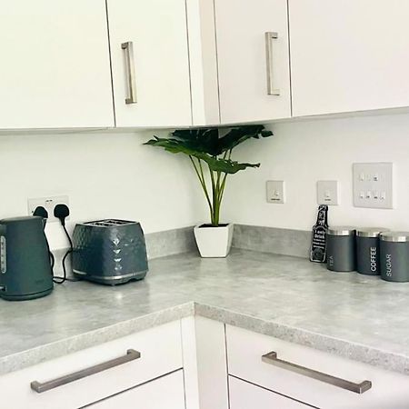 Ashford Retreat - Luxury Home With Double Parking Ngoại thất bức ảnh