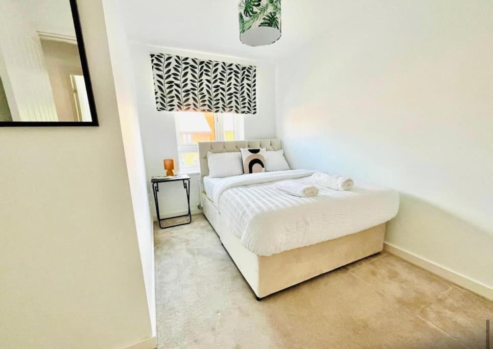 Ashford Retreat - Luxury Home With Double Parking Ngoại thất bức ảnh