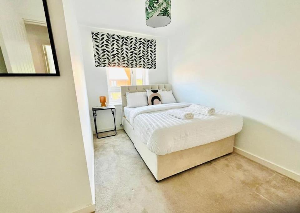 Ashford Retreat - Luxury Home With Double Parking Ngoại thất bức ảnh